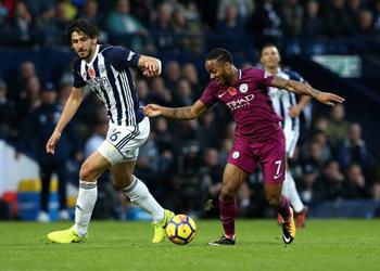 مدرب وست بروميتش يثير التكهنات حول مستقبل أحمد حجازي