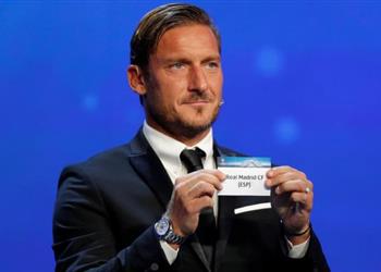 فرانشيسكو توتي مدرب قريب ا