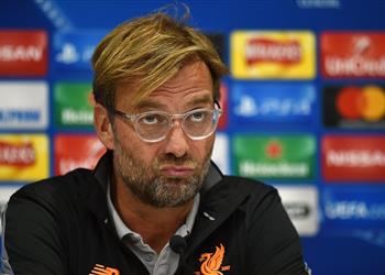 كيف تسبب محمد صلاح في إشعال غضب مدرب برايتون كلوب يوضح