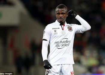 مانشستر سيتي وليفربول يتطلعان لخطف هدف برشلونة