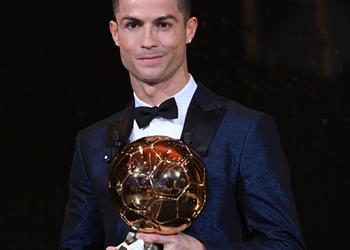 كريستيانو رونالدو يوجه رسائل لميسي ونيمار ومبابي بعد التتويج بالكرة الذهبية