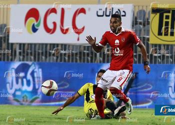 رهان بـ1000 جنيه بين مؤمن زكريا وشريف إكرامي في مران الاهلى من الفائز