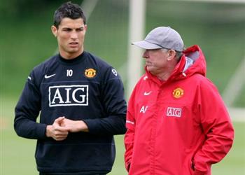 فيرجسون يكشف ناد إنجليزي تنافس على ضم رونالدو في 2003