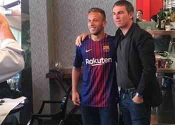 عقبة تظهر لبرشلونة في صفقته الجديدة