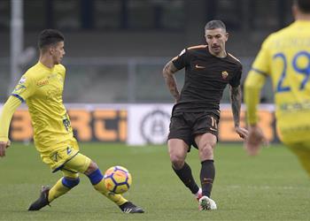 كييفو يحرم روما من الانضمام لثلاثي الصدارة بالكالتشيو