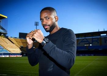 لاعب فياريال يتمنى اللعب بجوار ميسي