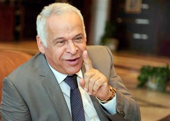 فرج عامر يكشف موقف سموحة من ضم صالح جمعة