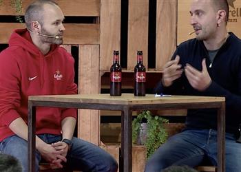 إنيستا يكشف انطباعه عن مواجهة تشيلسي ويعلق على مستقبل ثنائي برشلونة