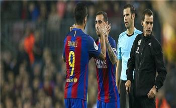 خبايا البلاوجرانا سواريز غاضب من إنريكي بسبب تبديله في لقاء غرناطة الأخير