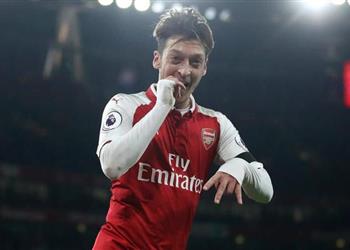 أوزيل يحسم موقفه بين مانشستر يونايتد وبرشلونة