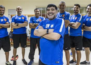 مارادونا يهين رونالدو ويرصد عيب ميسي