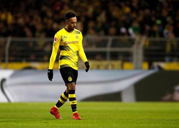 أوباميانج يجدد عقده سر ا في بوروسيا دورتموند