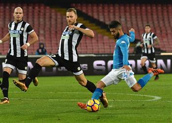 إنسيني يقود نابولي لدور الثمانية بكأس إيطاليا على حساب أودينيزي