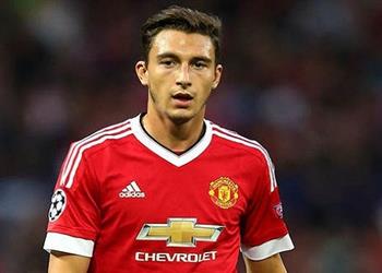 نابولي يرغب في التعاقد مع مدافع مانشستر يونايتد