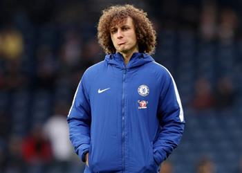 مدافع تشيلسي يعرض خدماته على برشلونة