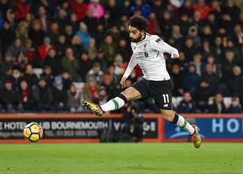 برشلونة يخشى عرقلة محمد صلاح لصفقة كوتينيو