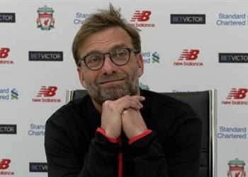 كلوب يوضح الفارق بين محمد صلاح وتشامبرلين قبل مواجهة أرسنال