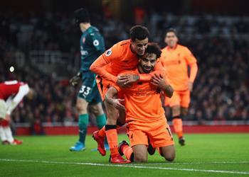 الكاميرات ترصد ما فعله محمد صلاح بين شوطي ليفربول وآرسنال