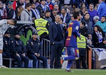 كلاسيكو الأرض صحيفة إسبانية تكشف رد فعل رونالدو وميسي عقب الثلاثية