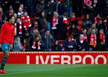 أول تعليق من فان ديك بعد حسم انتقاله إلى ليفربول كأغلى مدافع