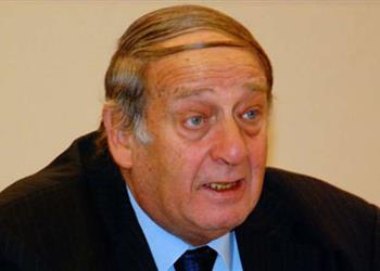 رئيس المقاصة يجيب هل دخل الأهلي في مفاوضات لضم حسين الشحات