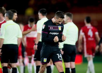 أحمد المحمدي يشارك في فوز أستون فيلا على ميدلزبره