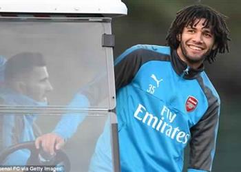 صورة محمد النني يؤجج نار الانقسام داخل غرفة ملابس أرسنال