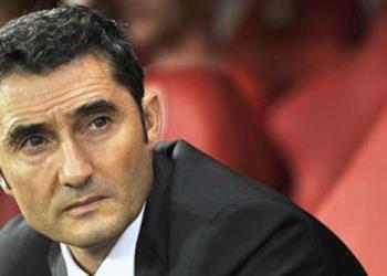 برشلونة يخطط للتعاقد مع مدافع تشيلسي