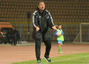 طارق يحيى مدير ا فني ا لبتروجت خلف ا لمحمد يوسف