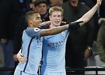 جوارديولا يكشف مدة غياب خيسوس ودي بروين