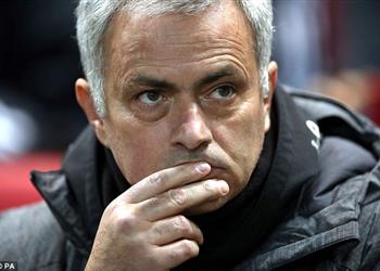 مورينيو يستغيث بنجم أتليتكو مدريد لإنقاذ موسمه