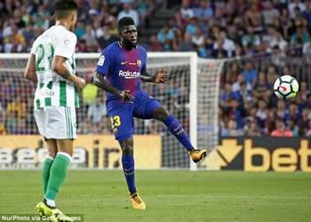 برشلونة يستعد لتحصين مدافعه من خطط جوارديولا