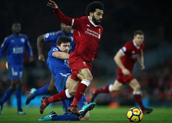 صورة محمد صلاح يستعين بـ بلاي ستيشن لتعويض غيابه عن مواجهة بيرنلي