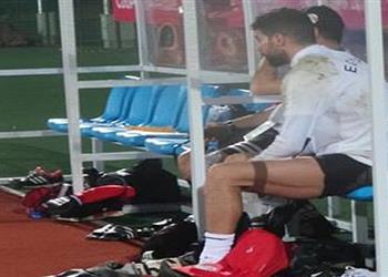 مدرب حراس الأهلي يطمئن على إكرامي سيء الحظ بعد إصابته مع المنتخب