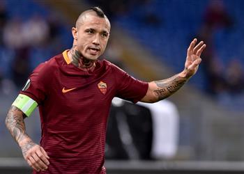 ناينجولان يعتذر لجماهير روما