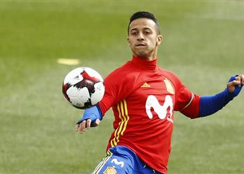 محادثات بين تياجو ألكانتارا وبرشلونة وتكهنات حول السبب