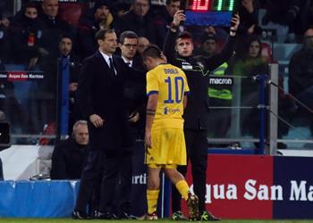 إصابة قوية لـ ديبالا في مباراة يوفنتوس وكالياري