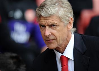 فينجر يفكر في مغادرة آرسنال ويحدد بديله