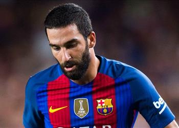 رئيس بشكتاش يوضح حقيقة التعاقد مع أردا توران