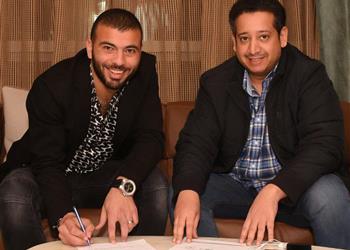 عماد متعب يصل إلى التعاون السعودي