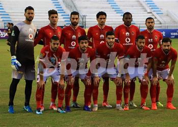 حسام البدري يستبعد مدافع الأهلي الدولي من مواجهة الزمالك