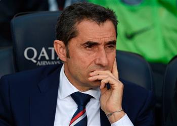 برشلونة ينافس تشيلسي لضم نجم عربي من البريمرليج