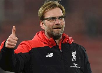 ليفربول يفكر في إعادة لاعبه الأسبق