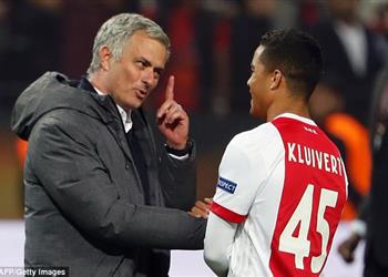 نجل أسطورة برشلونة يكشف أسرار حواره مع مورينيو