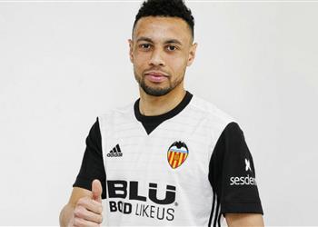رسمي ا فالنسيا ي علن تعاقده مع لاعب وسط آرسنال