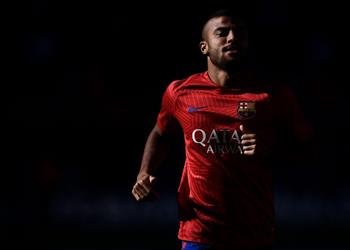 رافينيا يبدأ خطوات رحيله عن برشلونة