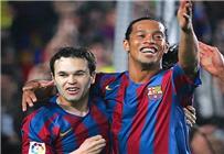 إنيستا يكشف عن قصة مدهشة بطلها الساحر رونالدينهو