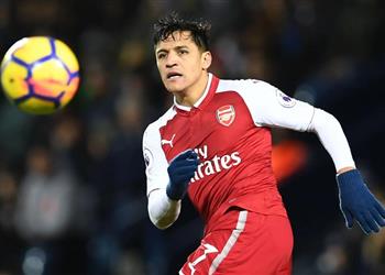 عائلة سانشيز تثير التكهنات حول مستقبله