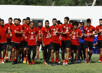 خاص مدافع الأهلي يطلب الرحيل اعتراض ا على استبعاده من القائمة الإفريقية