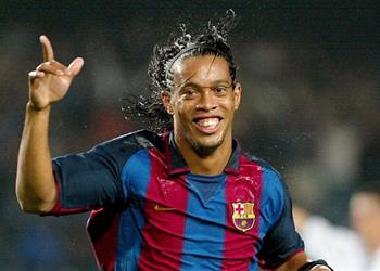 رونالدينيو يقرر اعتزال كرة القدم رسمي ا